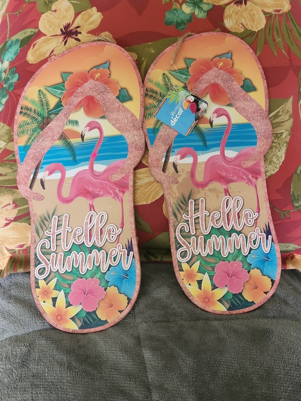 Summer fun thong Glittery Tiki Flamingo decor pics
